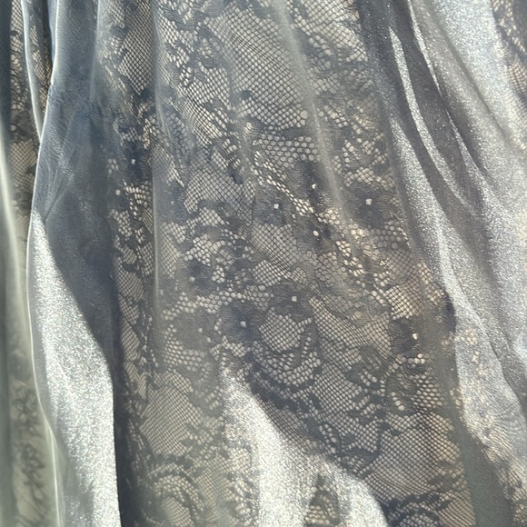 Sherri Hill Gown Size 2, Waist 25”, Bust 31” - Picture 8 of 12